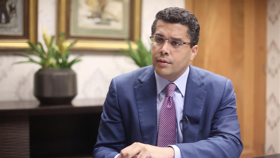 Encuesta: Collado 45.3%, Salcedo 42.1%