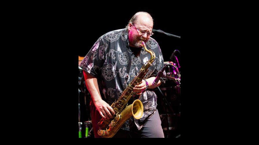 “Ese saxofón no tiene pintura pero tiene un alma increíble”