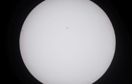 Mercurio completa su primer tránsito delante del Sol en una década Mercurio completa su primer tránsito delante del Sol en una década
