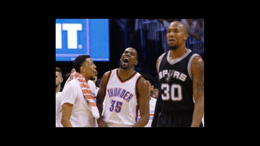 Durant deja claro que también sabe defender 