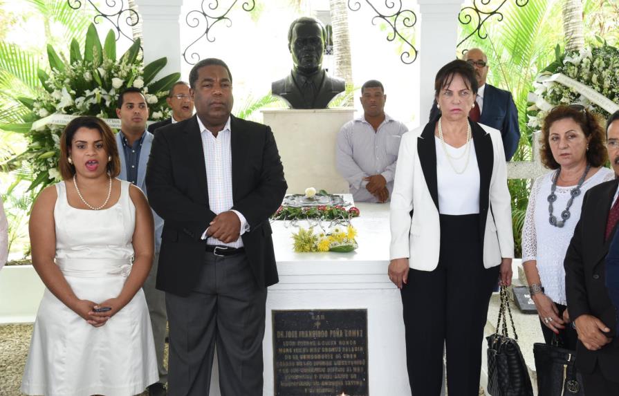 PRD y PRM conmemoran por separado el aniversario de la muerte de Peña Gómez
