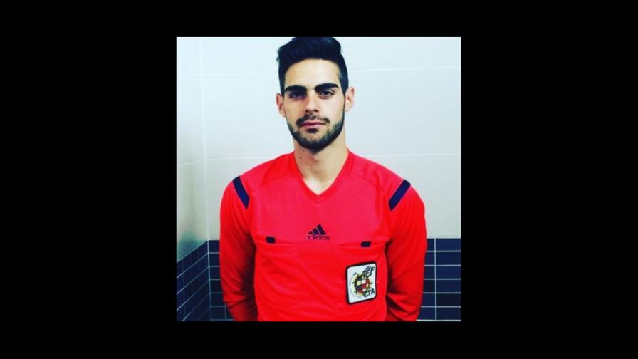 El único árbitro abiertamente gay de España dimite a causa de los insultos