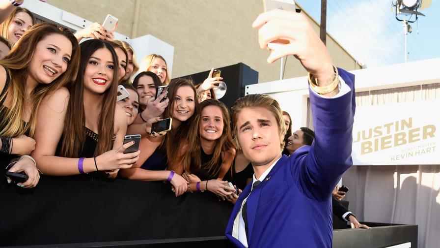 Justin Bieber no se tomará más fotos con sus fanáticos; dice no es un “animal del zoo”