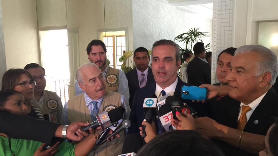 Pastrana se reúne en  privado con Luis Abinader y mañana lo hará con Danilo Medina