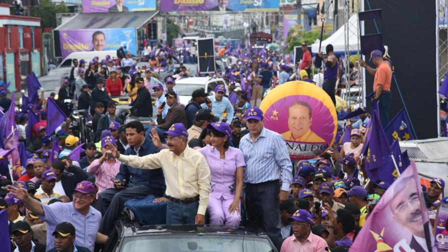 El PLD inicia caravana de cierre de campaña El PLD inicia caravana de cierre de campaña