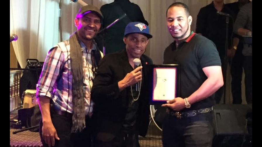 Cámara de Diputados reconoce a Edwin Encarnación en Toronto 