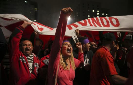 Manifestantes protestan contra Michel Temer en su cuna política