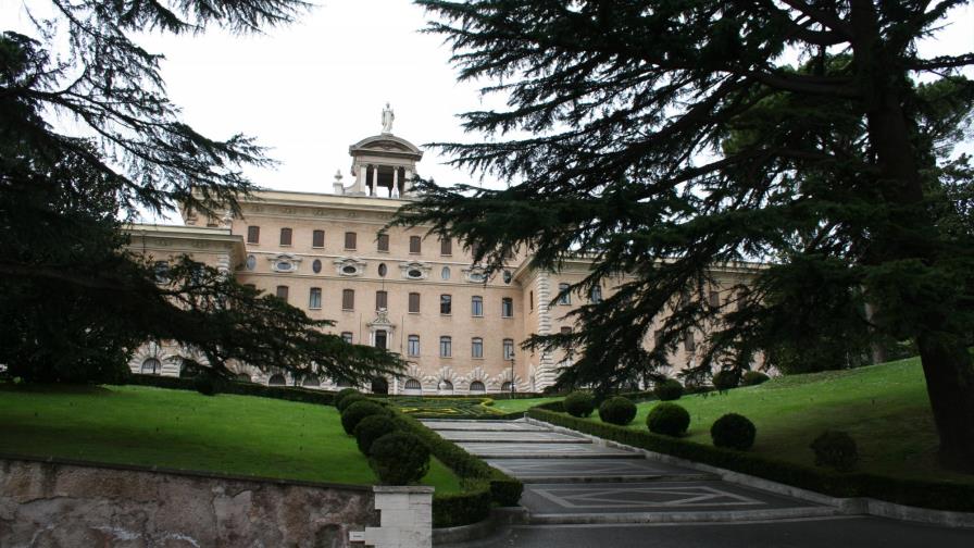 Banco del Vaticano dice estar blindado contra lavado dinero 