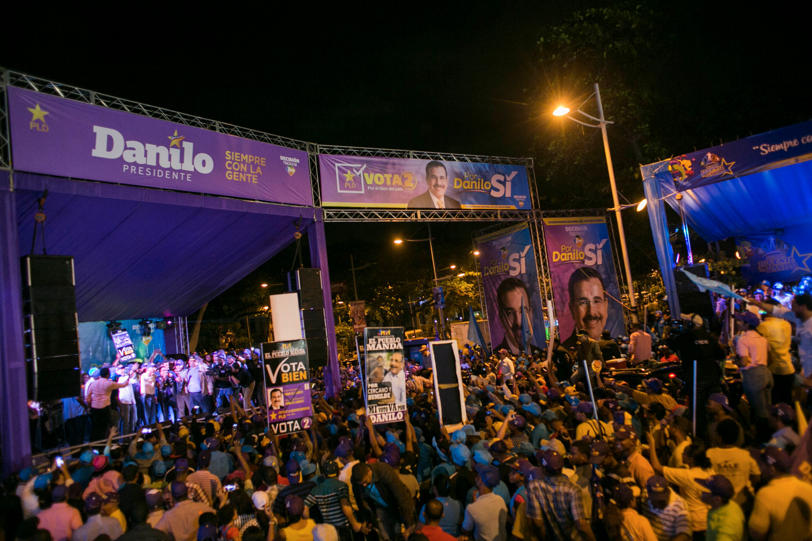 Tarima del cierre de campaña