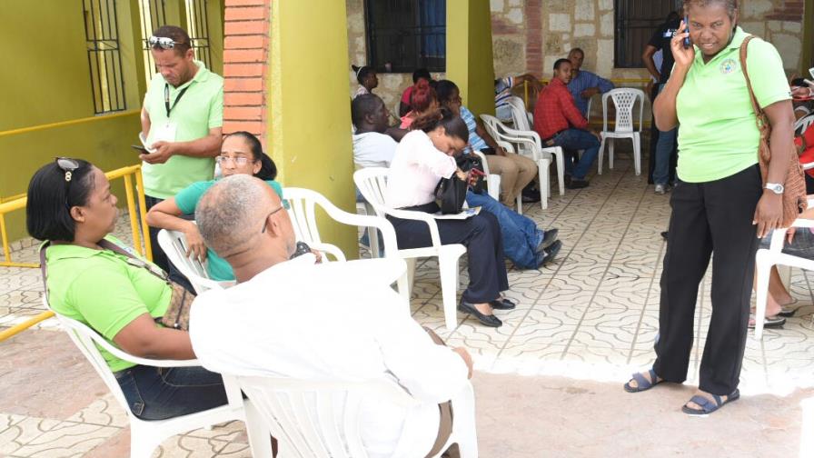 Reparto de material de las valijas confronta dificultades en Santo Domingo Norte