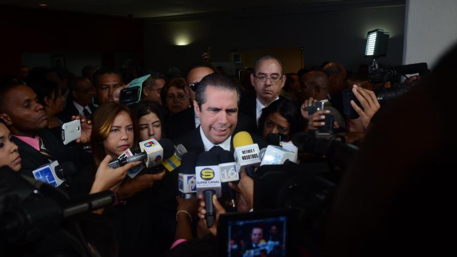 Francisco Javier denuncia que Abinader busca dar a conocer encuesta falsa