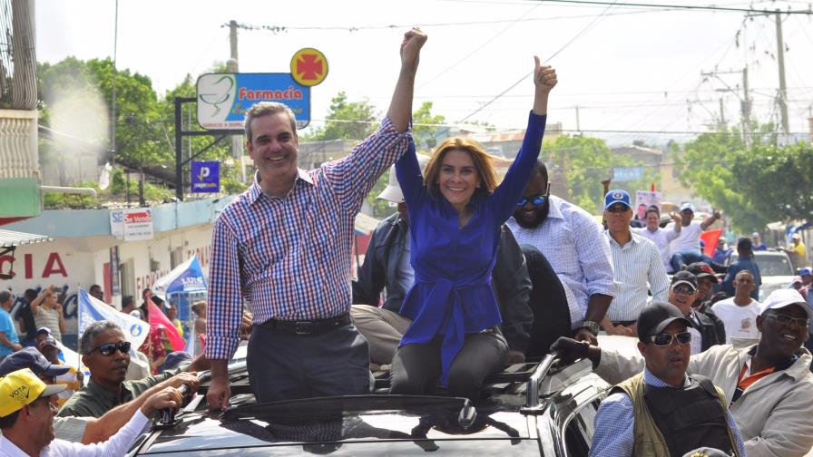 El PRM y aliados inician multitudinaria caravana de cierre de campaña en Santiago
