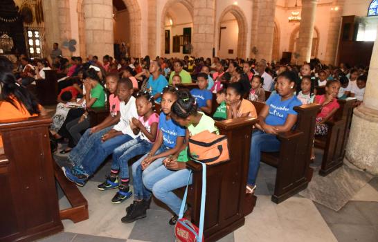 Iglesia Católica conmemora el día de la virgen de Fátima