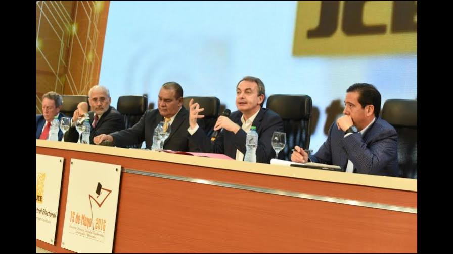 Para expresidentes es imprescindible seguir fortaleciendo la democracia