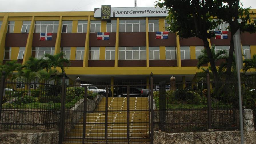 Anuncian cierres y tránsito controlado en entorno de sedes de la Junta Central Electoral