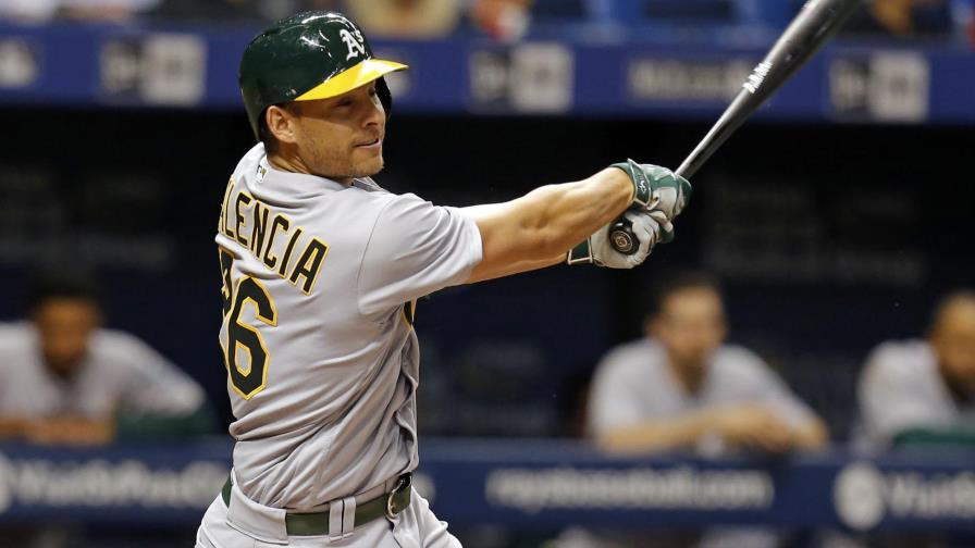 Los Atléticos se apoyan en dos jonrones de Danny Valencia para superar a los Rays