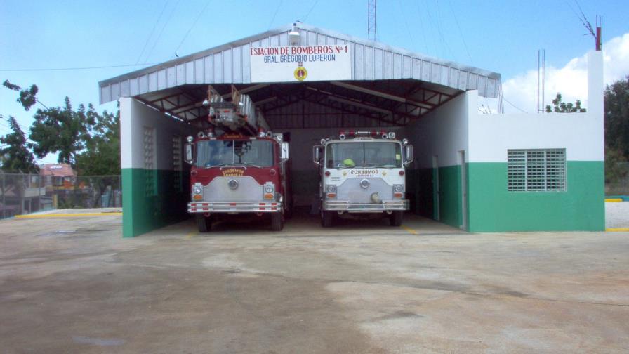 Bomberos de La Romana laboran con equipos obsoletos