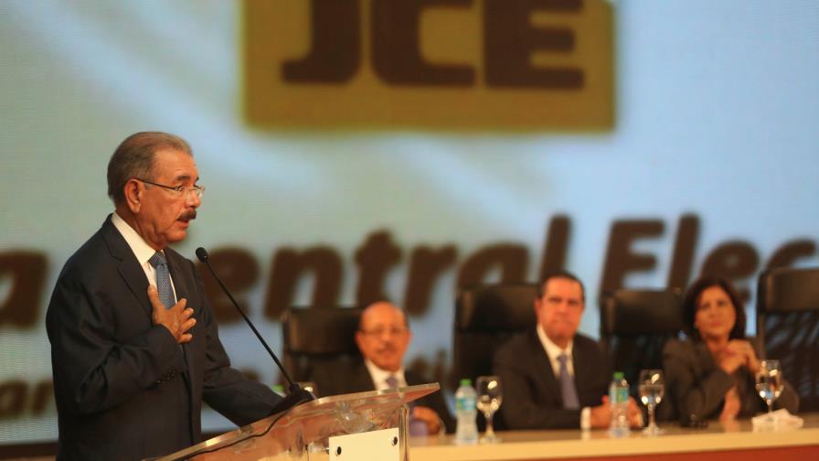 Observadores de Unasur se reúnen con los candidatos presidenciales