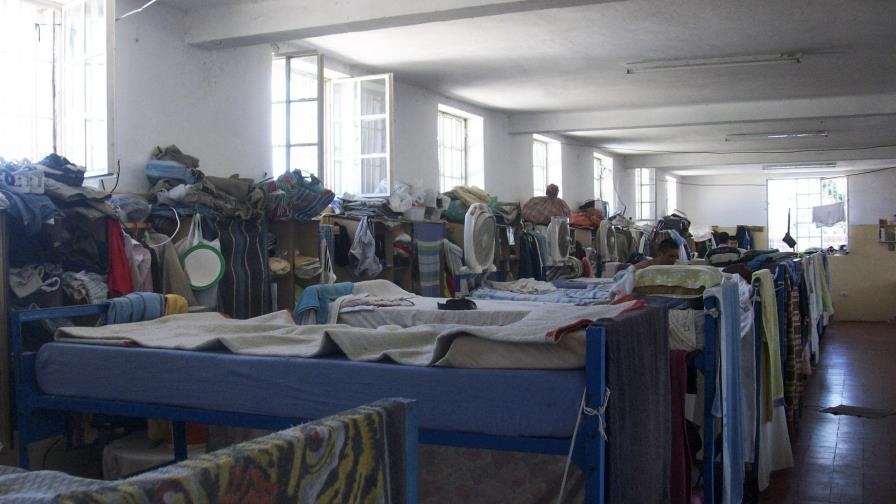 Presos y carceleros conviven con ratas y basura en las prisiones argentinas Presos y carceleros conviven con ratas y basura en las prisiones argentinas