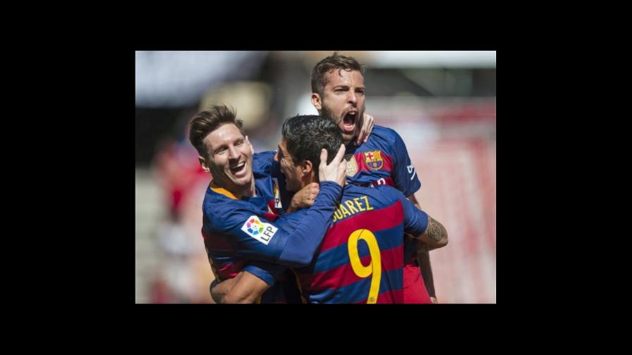 El Barcelona vence al Granada y se corona campeón de la Liga Española