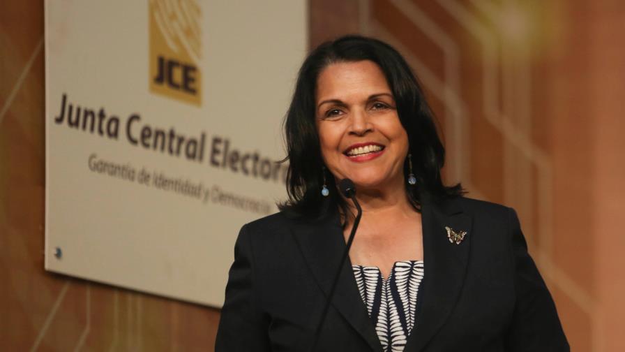 Minou afirma ante Unasur que se pagaron sobornos para modificar la Constitución Minou afirma ante Unasur que se pagaron sobornos para modificar la Constitución