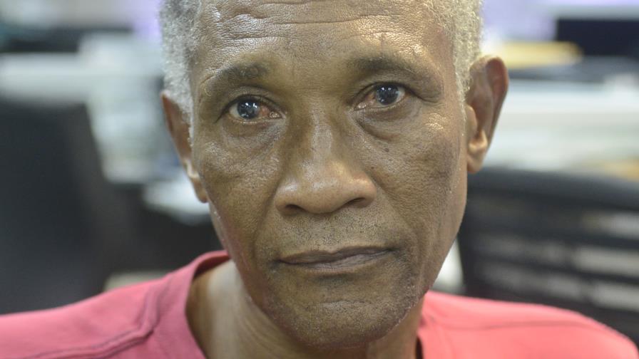 Hombre solicita ayuda para realizarle un estudio a su padre 