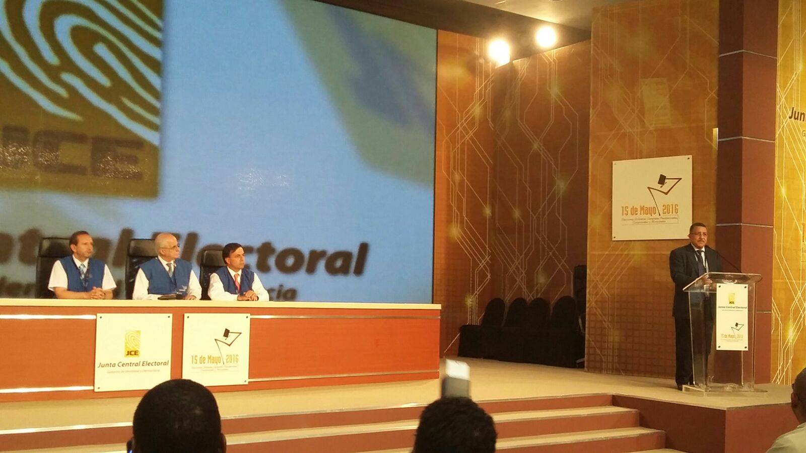 Vocero de la JCE, introduce rueda de presa de entrega del primer informe