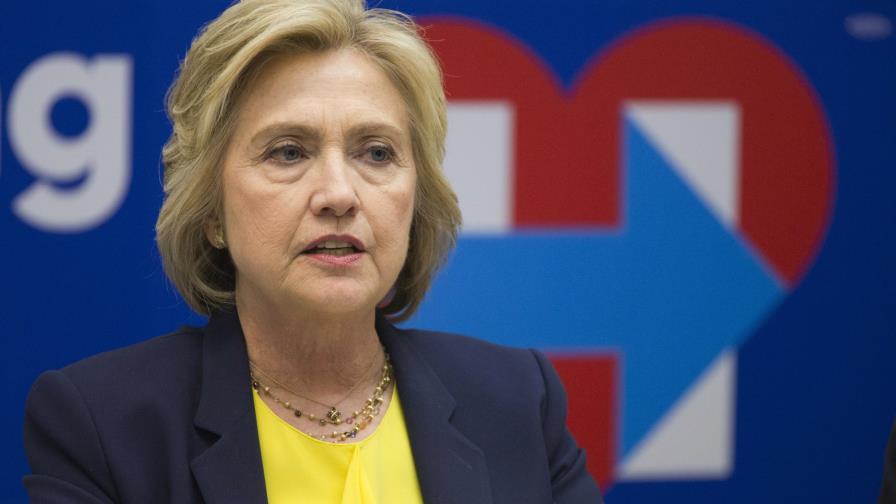 Clinton se pregunta si Trump tiene algo que esconder sobre sus impuestos