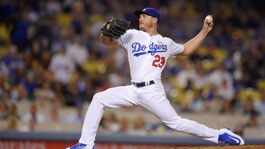 Kazmir lanza 8 innings 2/3, Dodgers superan a Cardenales 