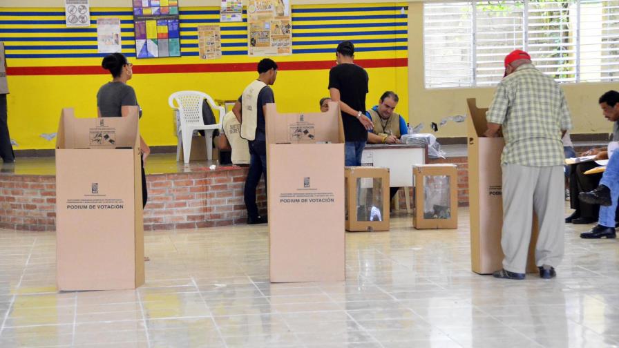 Junta Municipal de Santiago autoriza a colegios trabajar sin auxiliar