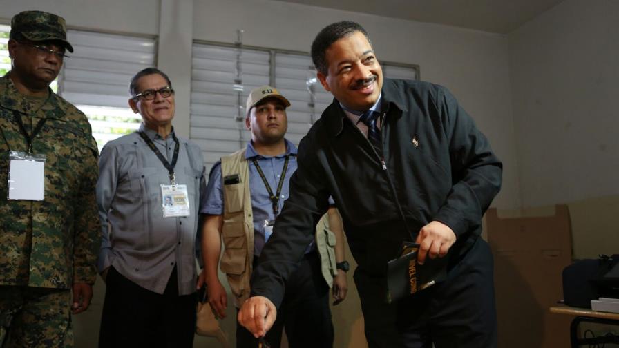 Renuncian más de 3,000 técnicos auxiliares y presidentes de colegios electorales 