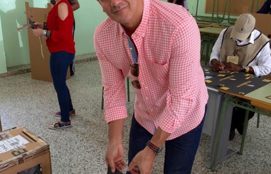 Artistas participan en votaciones Artistas participan en votaciones