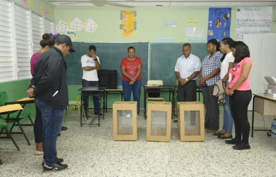 La región Sur votó con atrasos  en el inicio, pero lo hizo en orden