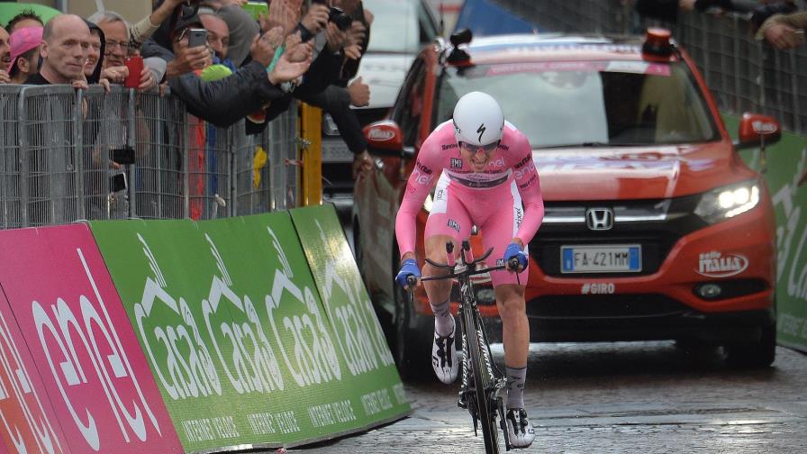 Primoz Roglic gana la contrarreloj individual en Giro de Italia