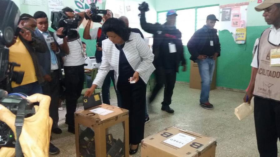 Cristina Lizardo confía en que se resuelvan los problemas derivados de la renuncia de 3000 técnicos