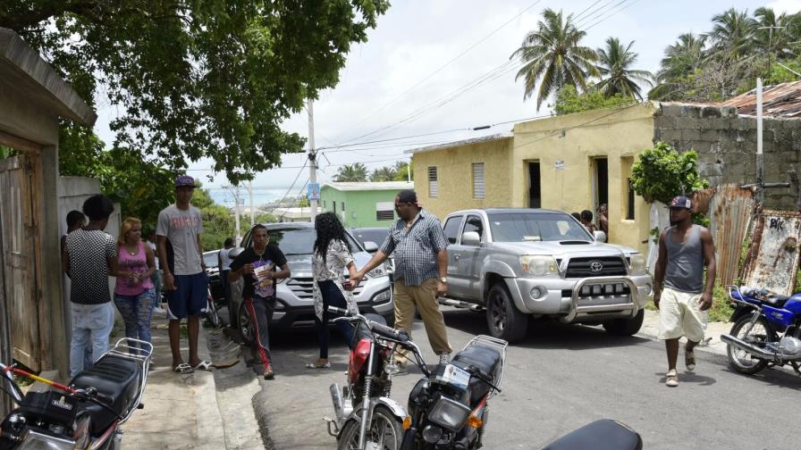 Hombres armados intimidan votantes en Enriquillo, Barahona