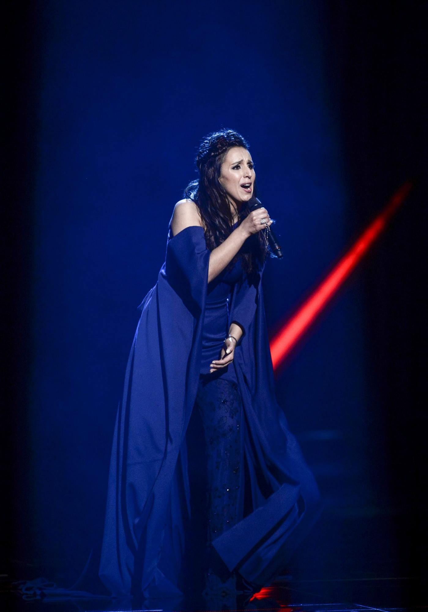  Jamala durante su actuación