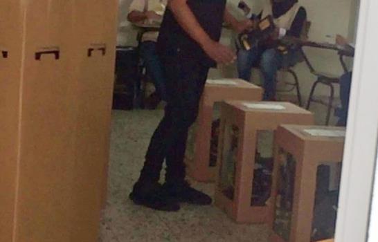 Artistas participan en votaciones Artistas participan en votaciones