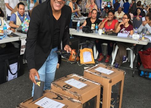 Artistas participan en votaciones Artistas participan en votaciones