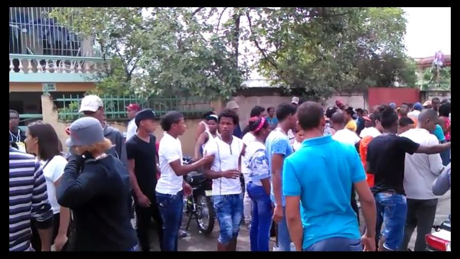 Votaciones en el Este trascurren en orden