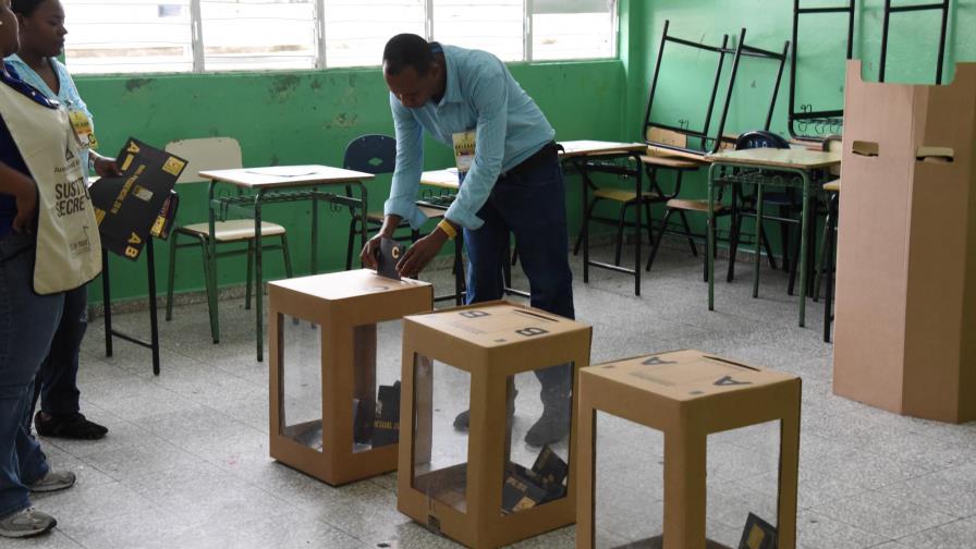 A una hora del cierre, la JCE reporta que solo 50.5% de los electores ha votado