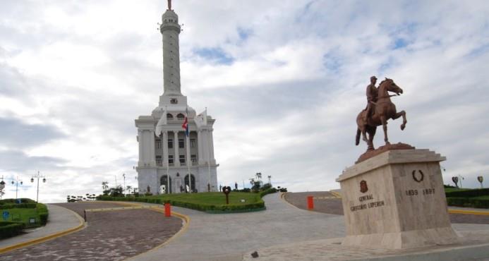 Nuevos horarios de visita al monumento de Santiago
Nuevo horario visita al Monumento de Stgo. 