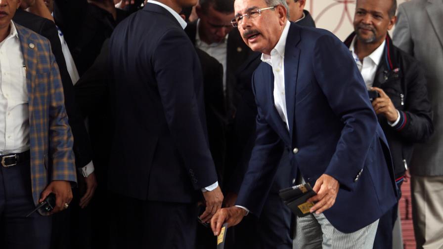 Con más de 624 mil votos escrutados Danilo Medina lleva 61.40%
