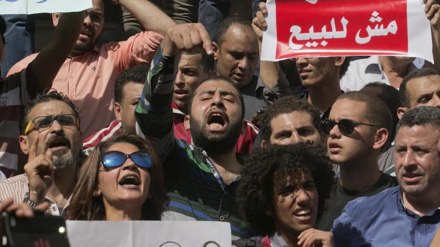 Egipto sentencia a 101 manifestantes a cinco años de prisión 