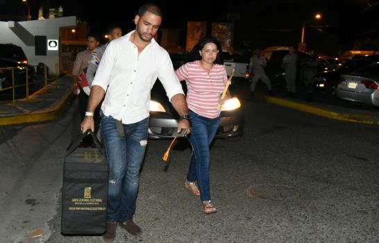 Empiezan a llegar valijas a la Junta Electoral de Santiago