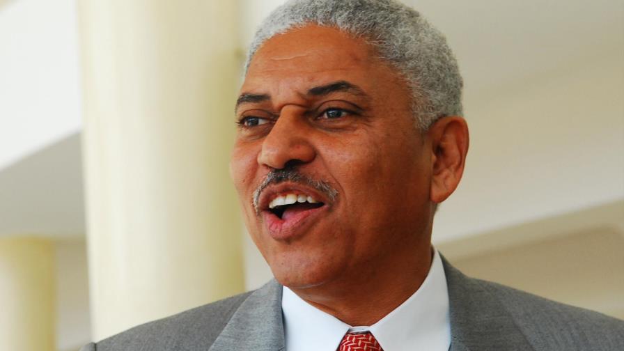 Nelson Guillén aventaja en San Cristóbal