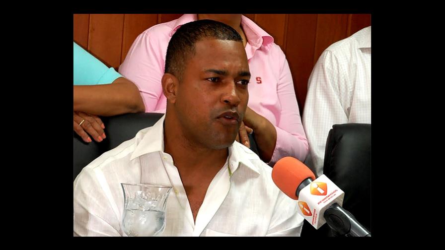 Mondesí denuncia que el vertedero de Ingenio Nuevo ha sido cerrado