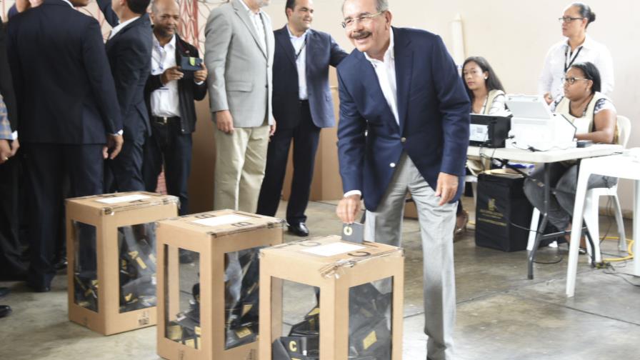 Danilo Medina se mantiene como ganador en el quinto boletín