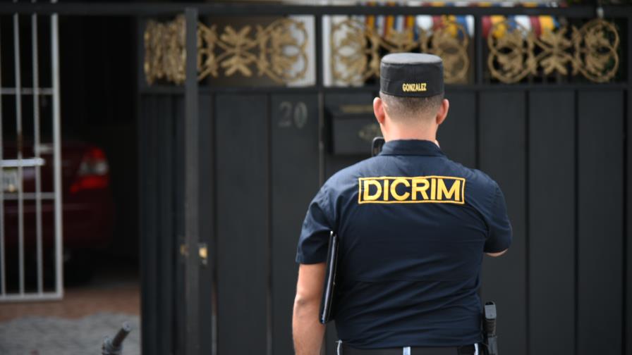 Matan vigilante y roban un millón de pesos, en Santiago