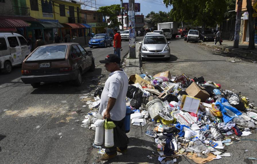 Se acumula basura en el gran Santo Domingo